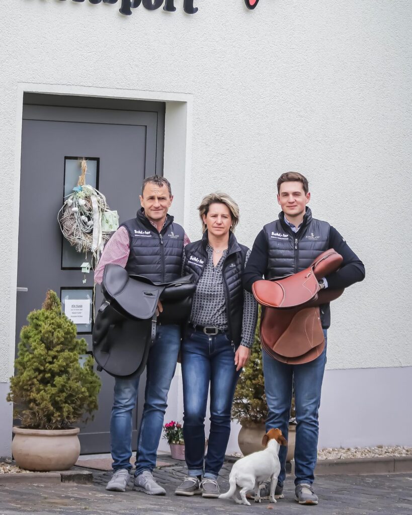 Unser Team Familie Schipler 3 819x1024